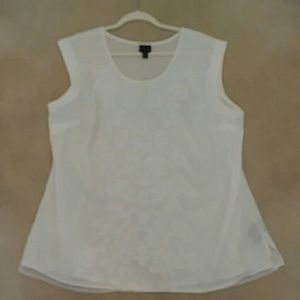 White no sleeve blouse with embroidered flowers 2x